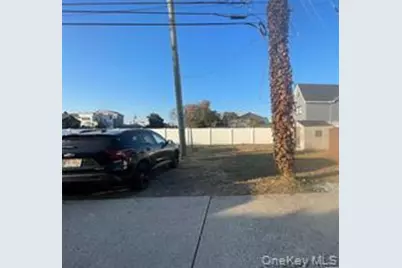 885 E Park Avenue #Upper, Long Beach, NY 11561 - Photo 13