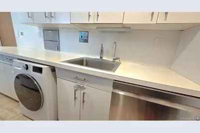 163-70 17th Avenue #Upper Level, Whitestone, NY 11357 - Photo 7