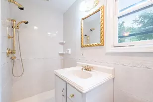 75-19 171st St, Fresh Meadows, NY 11366 - Photo 15