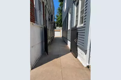 214 E 38th Street, Brooklyn, NY 11203 - Photo 27