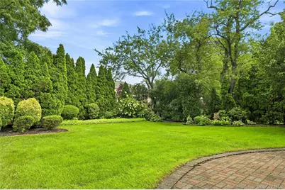 991 Newbridge Road, North Bellmore, NY 11710 - Photo 33