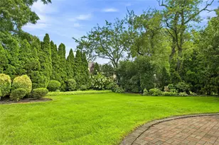 991 Newbridge Rd, North Bellmore, NY 11710 - Photo 33
