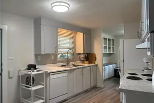 525/124 Riverleigh Ave, Riverhead, NY 11901 - Photo 3