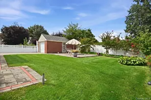 303 Caroline Ave, Garden City South, NY 11530 - Photo 25