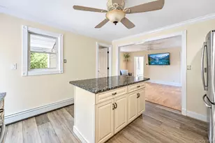 16 Grove St, Lindenhurst, NY 11757 - Photo 15