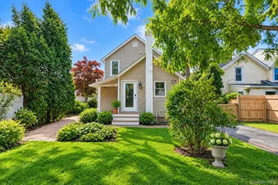 16 Grove Street, Lindenhurst, NY 11757 - Photo 37