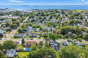 16 Grove St, Lindenhurst, NY 11757 - Photo 9