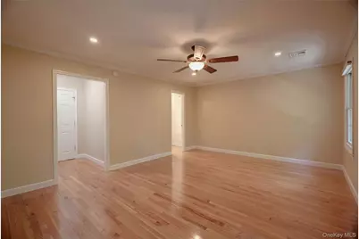 13 Pine Street, Huntington, NY 11743 - Photo 11
