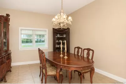 303 Westchester Avenue N, West Babylon, NY 11704 - Photo 11