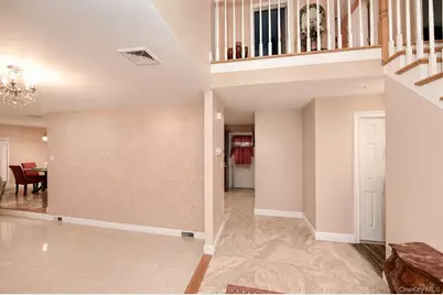303 Westchester Avenue N, West Babylon, NY 11704 - Photo 3