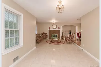 303 Westchester Avenue N, West Babylon, NY 11704 - Photo 7