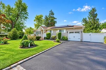 272 W 12th Street, Deer Park, NY 11729 - Photo 3