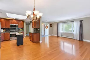 272 W 12th St, Deer Park, NY 11729 - Photo 9