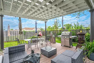 9 Perry Pl, Lindenhurst, NY 11757 - Photo 35