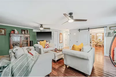 9 Perry Place, Lindenhurst, NY 11757 - Photo 17