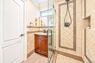 9 Perry Pl, Lindenhurst, NY 11757 - Photo 19