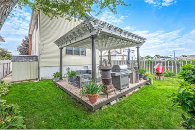 9 Perry Place, Lindenhurst, NY 11757 - Photo 33