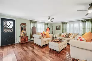 9 Perry Pl, Lindenhurst, NY 11757 - Photo 15