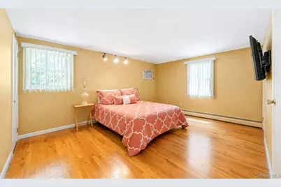 25 Hewes Street, Port Jefferson Station, NY 11776 - Photo 37