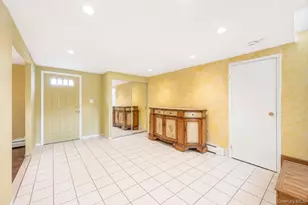 25 Hewes St, Port Jefferson Station, NY 11776 - Photo 23