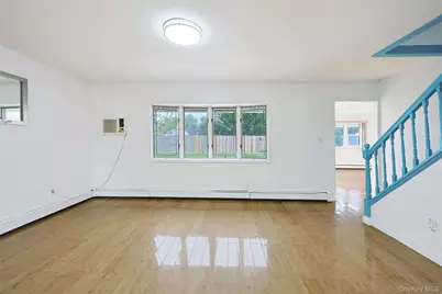 82 Lantern Road, Hicksville, NY 11801 - Photo 9