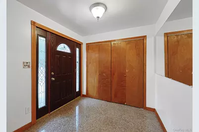 82 Lantern Road, Hicksville, NY 11801 - Photo 3