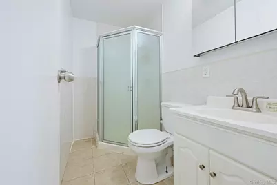 82 Lantern Road, Hicksville, NY 11801 - Photo 11