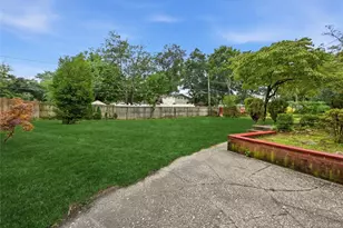 160 Hawkins Rd, Centereach, NY 11720 - Photo 23