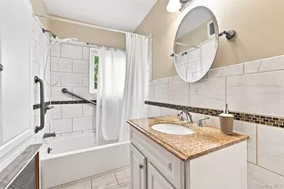 160 Hawkins Road, Centereach, NY 11720 - Photo 25