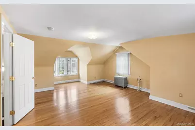 711 Charter Court, Uniondale, NY 11553 - Photo 21