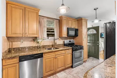 711 Charter Court, Uniondale, NY 11553 - Photo 11
