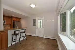 7 Swan Ln, Levittown, NY 11756 - Photo 5