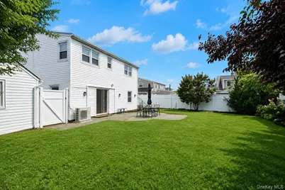 7 Swan Lane, Levittown, NY 11756 - Photo 3
