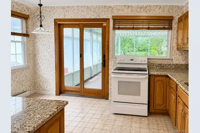 17 Kinderhook Drive, Poughkeepsie, NY 12603 - Photo 5