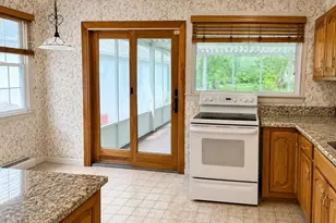 17 Kinderhook Dr, Poughkeepsie, NY 12603 - Photo 5