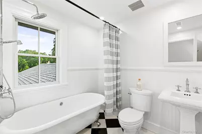 11 Shinnecock Road, Hampton Bays, NY 11946 - Photo 17