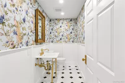 11 Shinnecock Road, Hampton Bays, NY 11946 - Photo 7