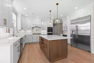 31 Cedar Dr E, Plainview, NY 11803 - Photo 11