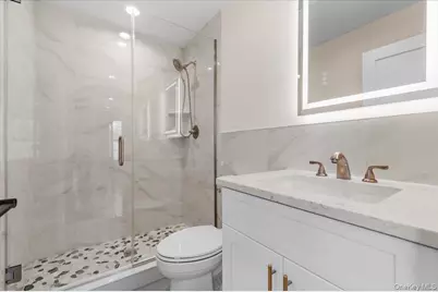 31 Cedar Drive E, Plainview, NY 11803 - Photo 29
