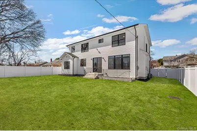 31 Cedar Drive E, Plainview, NY 11803 - Photo 37