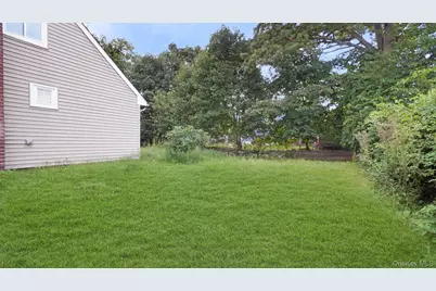 465 Clift Street, Central Islip, NY 11722 - Photo 15