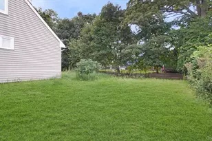 465 Clift St, Central Islip, NY 11722 - Photo 15