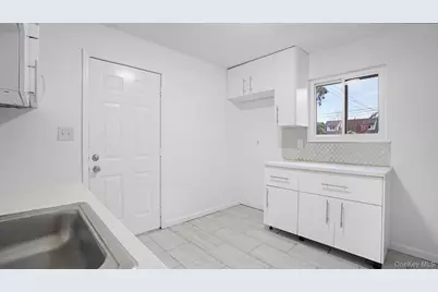 465 Clift Street, Central Islip, NY 11722 - Photo 9