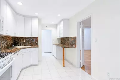 25 Chapel Place #2M, Great Neck, NY 11021 - Photo 13