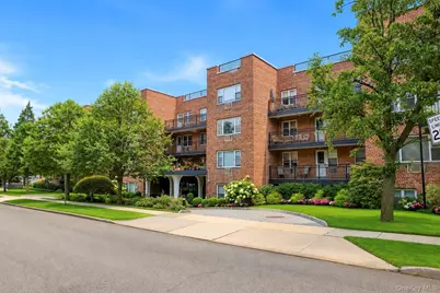 25 Chapel Place #2M, Great Neck, NY 11021 - Photo 3