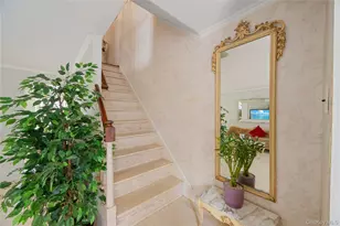 727 Hollywood Ave, Bronx, NY 10465 - Photo 7