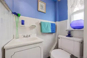 727 Hollywood Ave, Bronx, NY 10465 - Photo 17