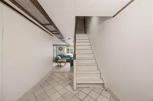 727 Hollywood Ave, Bronx, NY 10465 - Photo 27