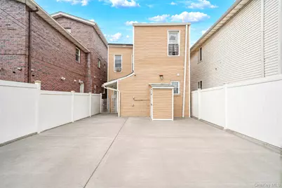 105 Hale Ave, Brooklyn, NY 11208 - Photo 31