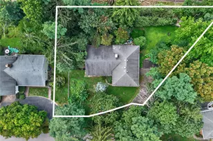 18 Pinewood Rd, Manhasset, NY 11030 - Photo 3